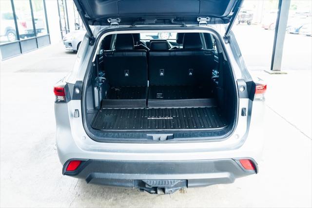 used 2022 Toyota Highlander car, priced at $38,011