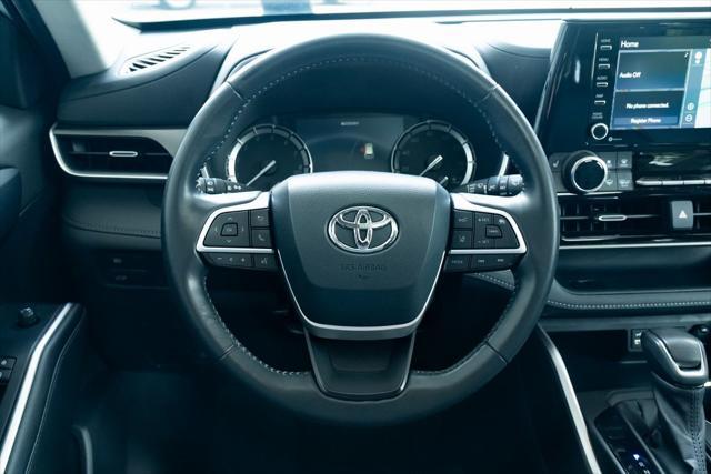 used 2022 Toyota Highlander car, priced at $38,011