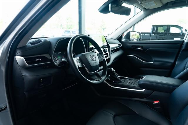 used 2022 Toyota Highlander car, priced at $38,011