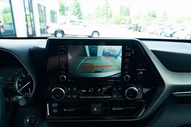 used 2022 Toyota Highlander car, priced at $38,011