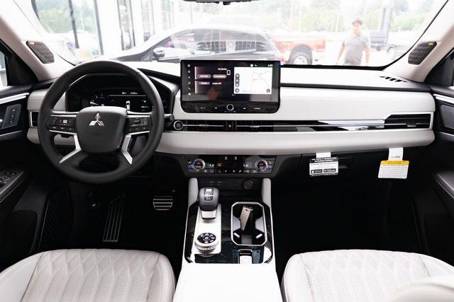 new 2025 Mitsubishi Outlander car, priced at $40,821