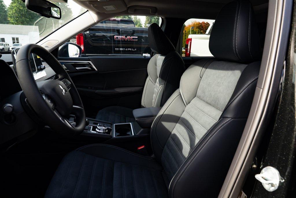 new 2025 Mitsubishi Outlander PHEV car, priced at $46,776
