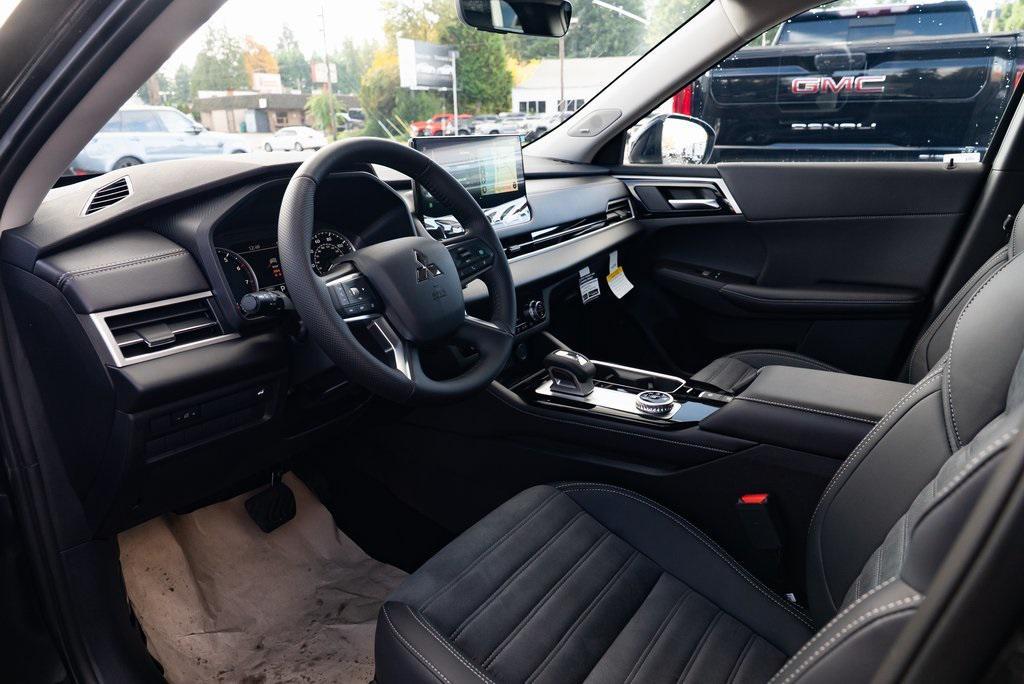 new 2025 Mitsubishi Outlander car, priced at $38,200