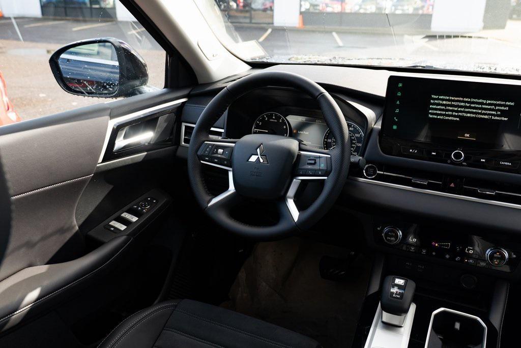 new 2025 Mitsubishi Outlander car, priced at $38,200