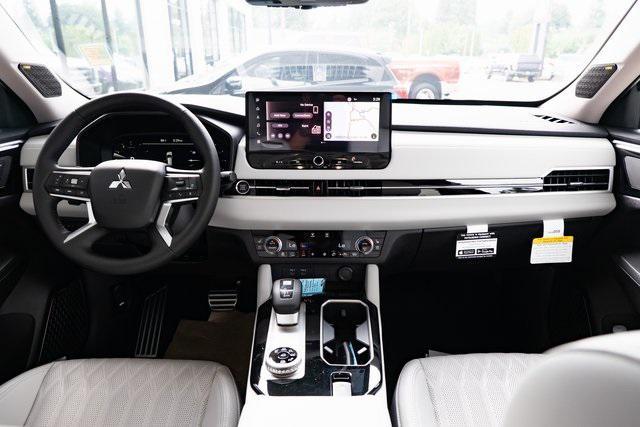new 2025 Mitsubishi Outlander car, priced at $45,035