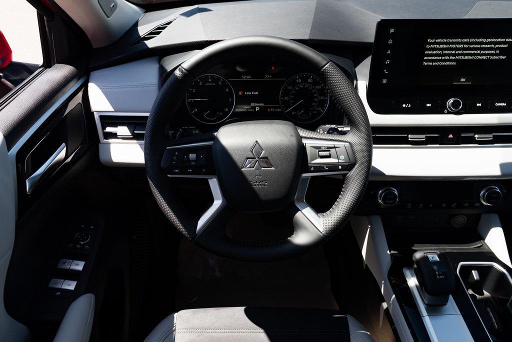 new 2025 Mitsubishi Outlander car, priced at $43,375