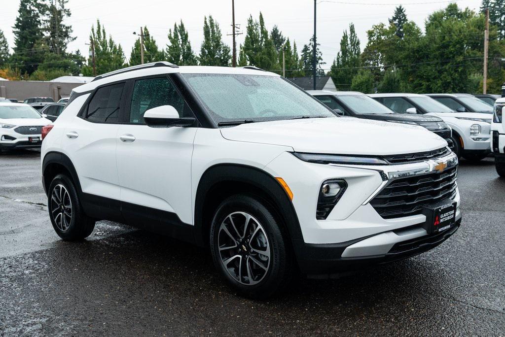 used 2025 Chevrolet TrailBlazer car, priced at $25,657