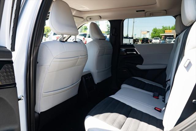 new 2025 Mitsubishi Outlander car, priced at $41,795
