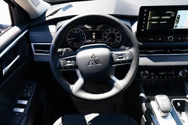new 2025 Mitsubishi Outlander car, priced at $38,595