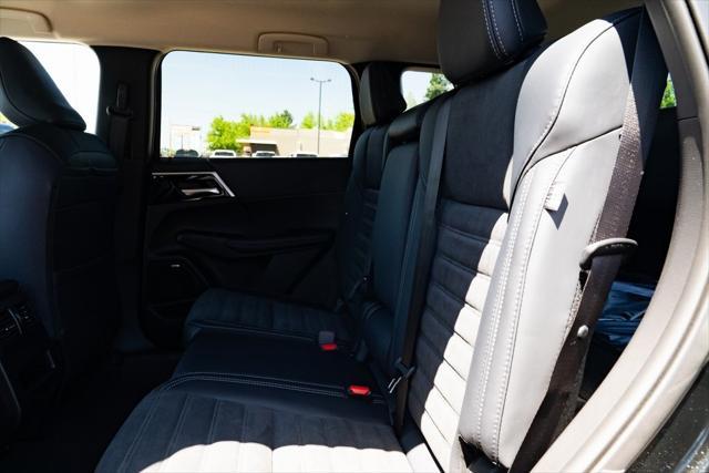 new 2025 Mitsubishi Outlander car, priced at $38,595