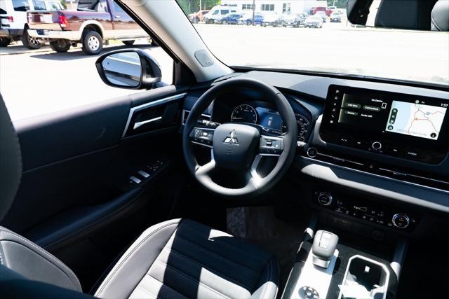 new 2025 Mitsubishi Outlander car, priced at $38,595