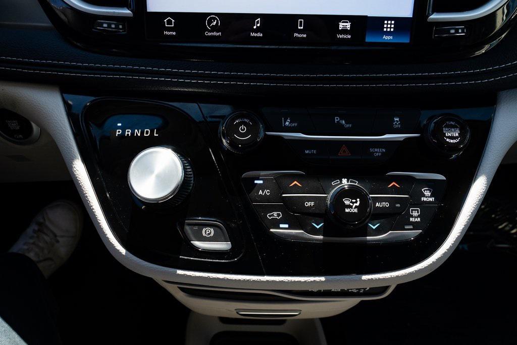 used 2023 Chrysler Pacifica Hybrid car, priced at $29,499
