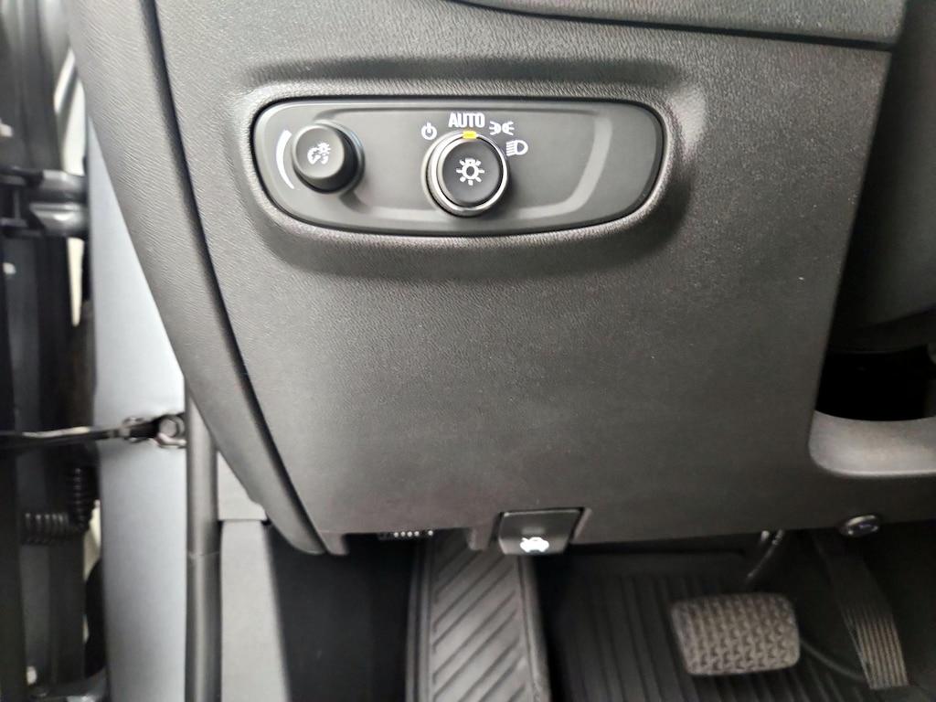 used 2023 Chevrolet Equinox car, priced at $25,998