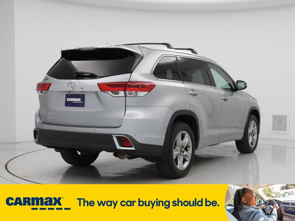 used 2017 Toyota Highlander car, priced at $27,998