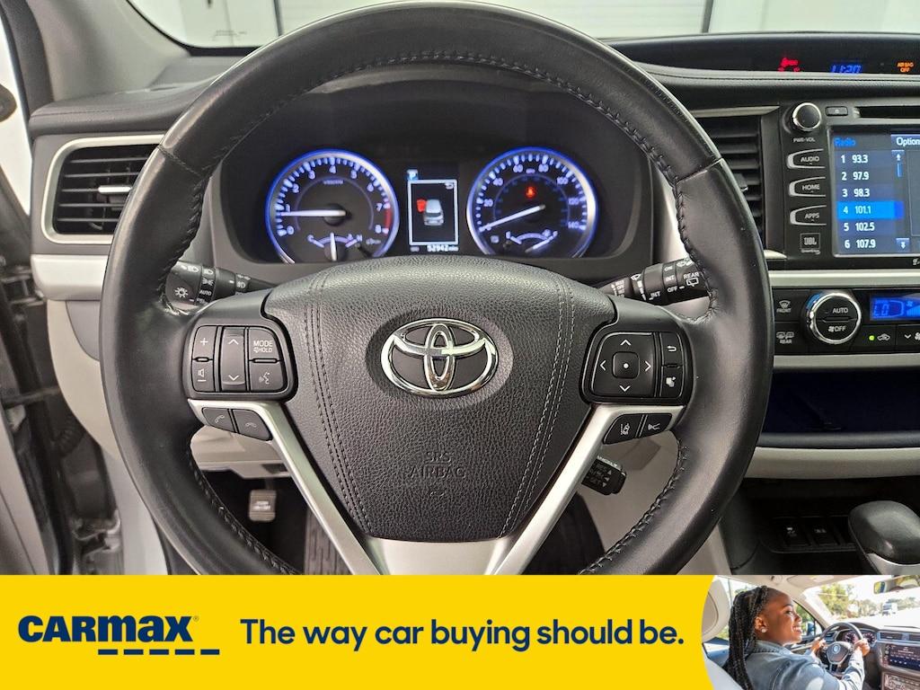 used 2017 Toyota Highlander car, priced at $27,998