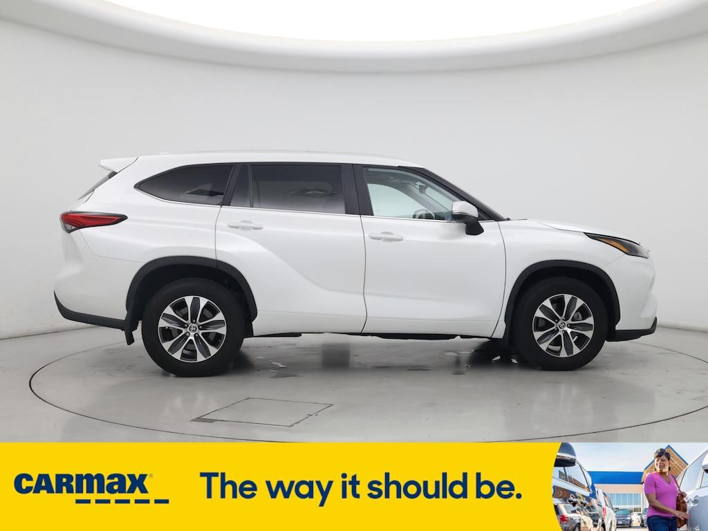 used 2023 Toyota Highlander car, priced at $40,998