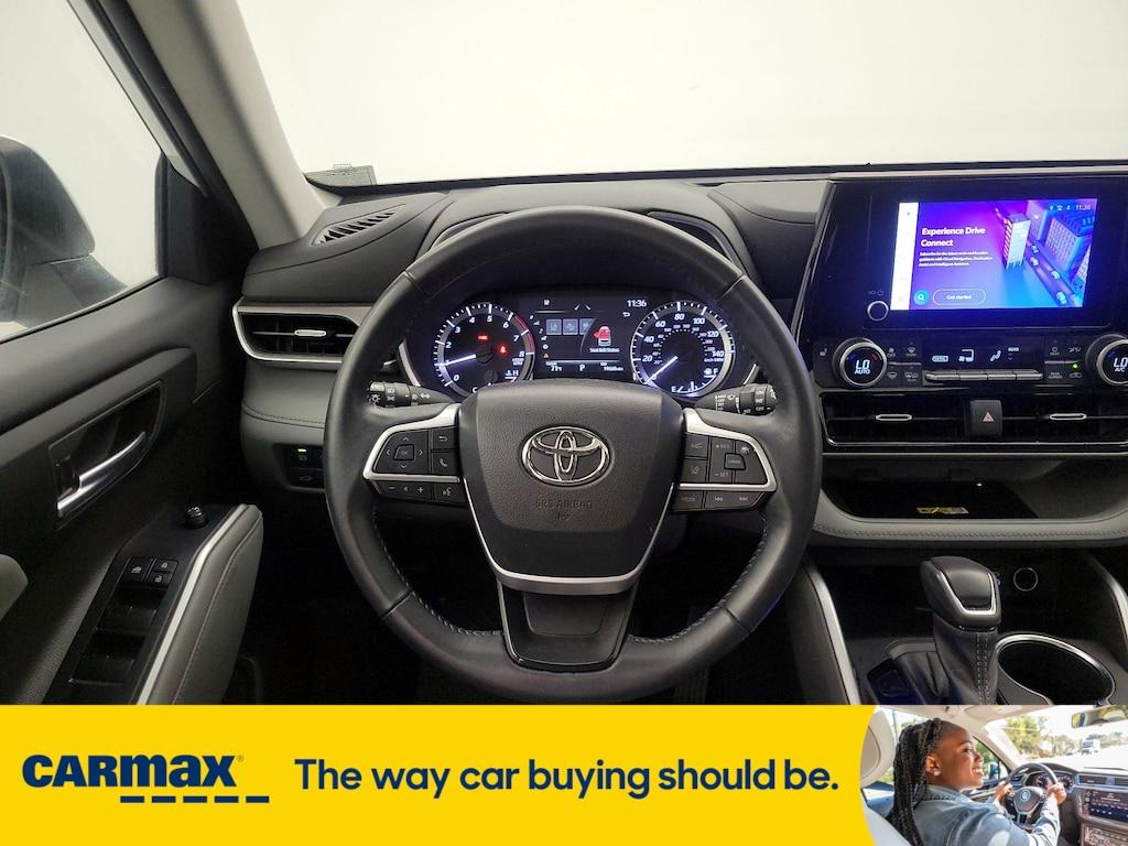 used 2023 Toyota Highlander car, priced at $40,998
