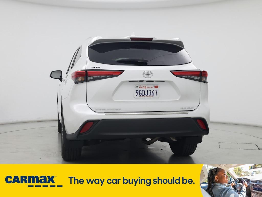 used 2023 Toyota Highlander car, priced at $40,998