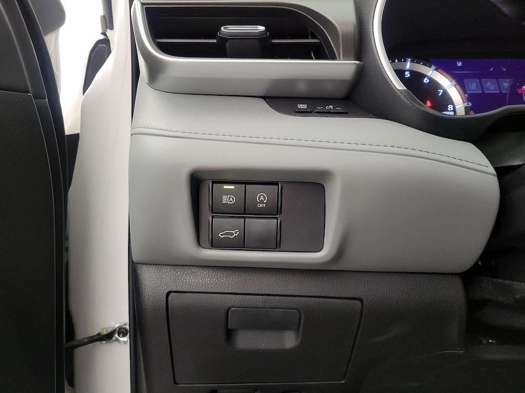 used 2023 Toyota Highlander car, priced at $40,998