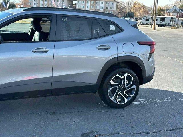 new 2025 Chevrolet Trax car, priced at $26,810