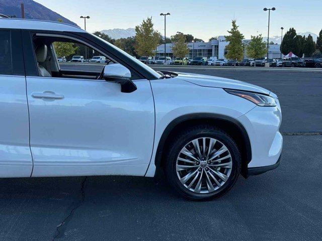 used 2021 Toyota Highlander car, priced at $40,993