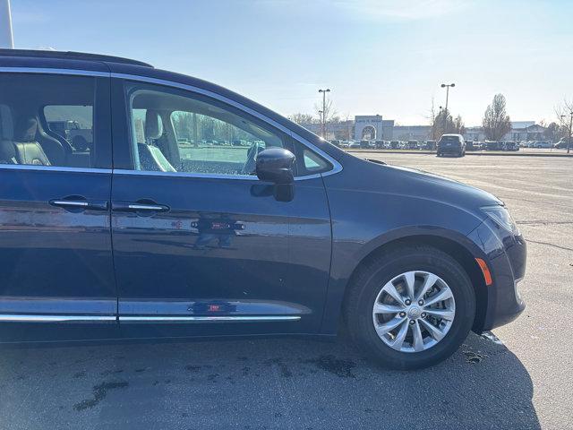 used 2017 Chrysler Pacifica car, priced at $9,994