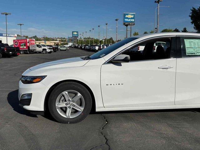 new 2025 Chevrolet Malibu car, priced at $27,420