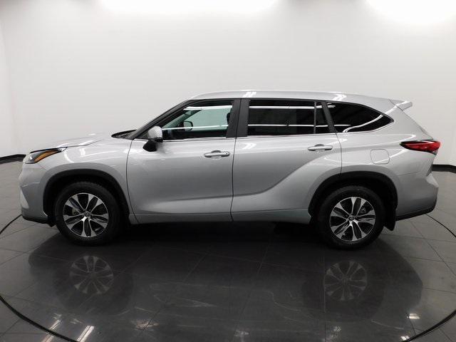 used 2023 Toyota Highlander car, priced at $34,987