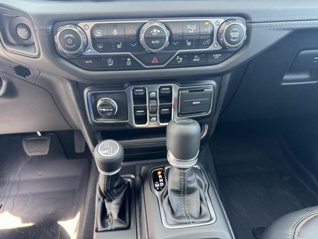 new 2025 Jeep Gladiator car, priced at $46,310