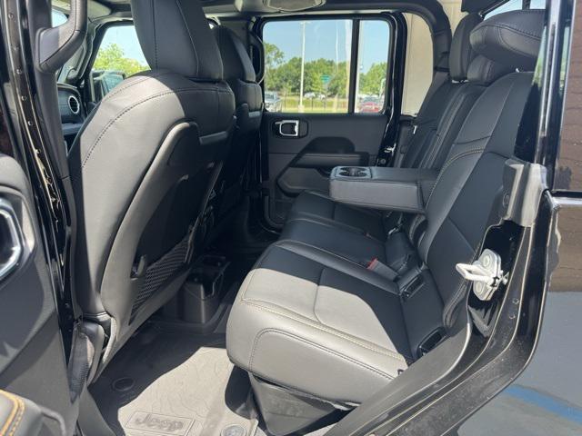 new 2025 Jeep Gladiator car, priced at $46,310