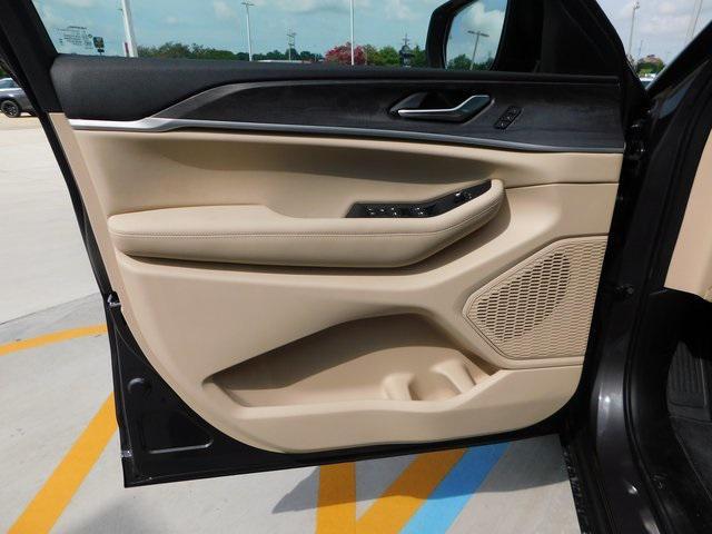 new 2025 Jeep Grand Cherokee L car, priced at $47,421