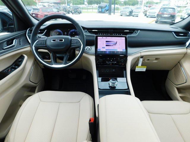 new 2025 Jeep Grand Cherokee car, priced at $54,435