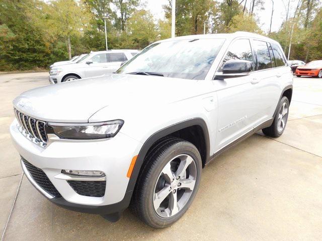 new 2024 Jeep Grand Cherokee car, priced at $52,505