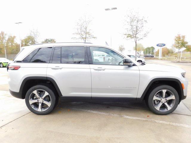 new 2024 Jeep Grand Cherokee car, priced at $52,505