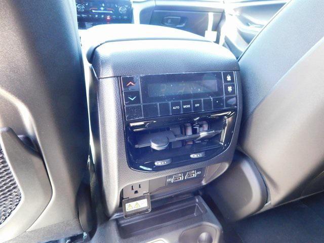 new 2025 Jeep Grand Cherokee L car, priced at $40,972