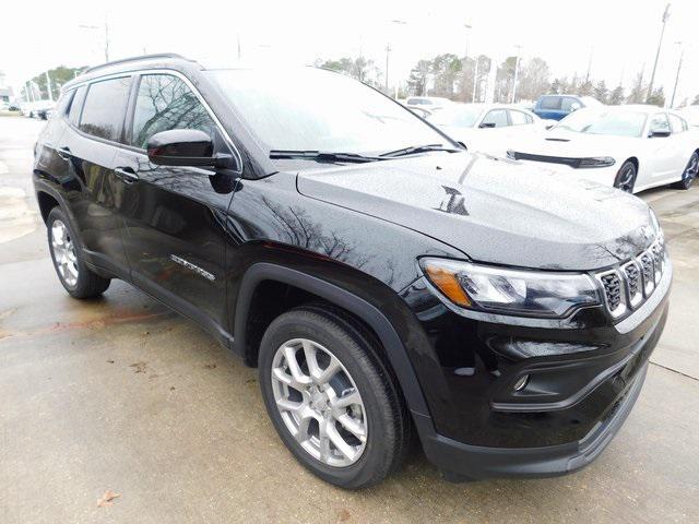 new 2024 Jeep Compass car, priced at $26,000