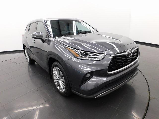 used 2023 Toyota Highlander car, priced at $42,795
