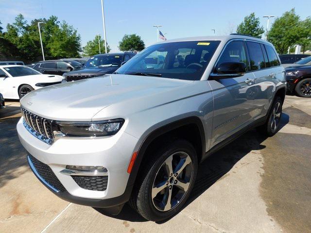 new 2024 Jeep Grand Cherokee car, priced at $42,435