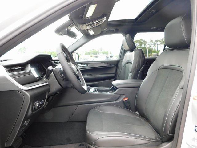 new 2025 Jeep Grand Cherokee car, priced at $42,425