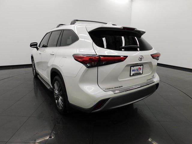 used 2021 Toyota Highlander car, priced at $38,997