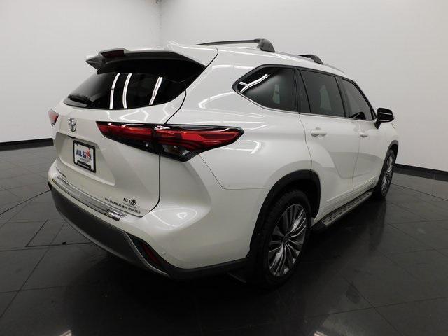 used 2021 Toyota Highlander car, priced at $38,997