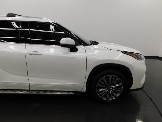 used 2021 Toyota Highlander car, priced at $38,997