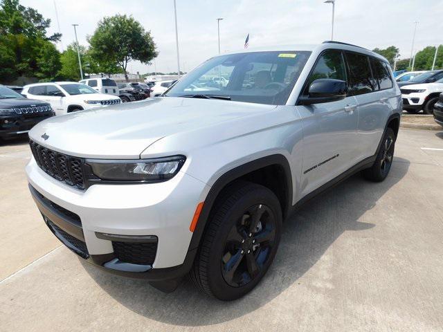 new 2024 Jeep Grand Cherokee L car, priced at $42,290