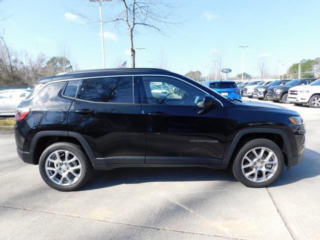 new 2024 Jeep Compass car, priced at $25,500