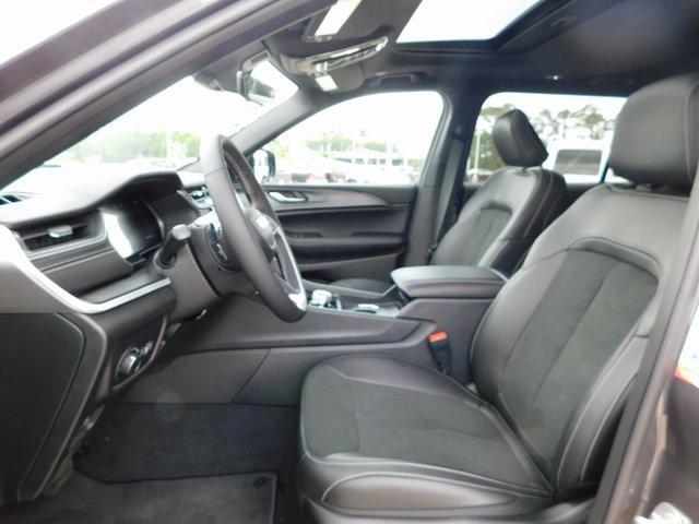 new 2025 Jeep Grand Cherokee L car, priced at $40,725