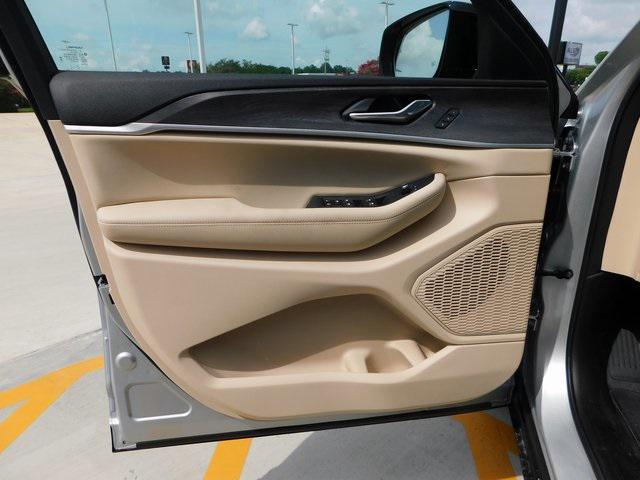new 2025 Jeep Grand Cherokee L car, priced at $46,421