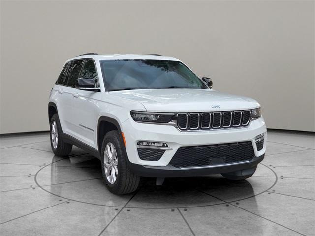 used 2022 Jeep Grand Cherokee car, priced at $31,088