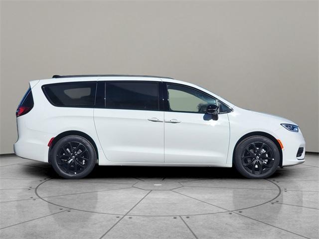 new 2026 Chrysler Pacifica car, priced at $44,665