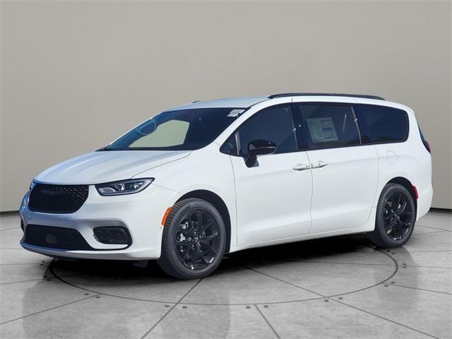 new 2026 Chrysler Pacifica car, priced at $44,665