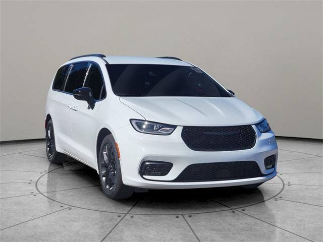 new 2026 Chrysler Pacifica car, priced at $44,665